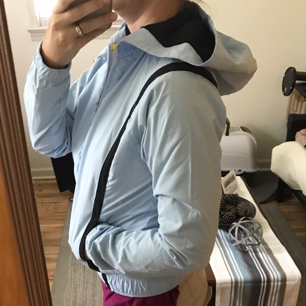 Nike Light Jacket - Picture 5 of 8